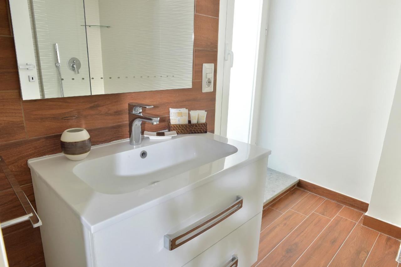 Ramo D'Oro Bed & Breakfast Наполи Екстериор снимка